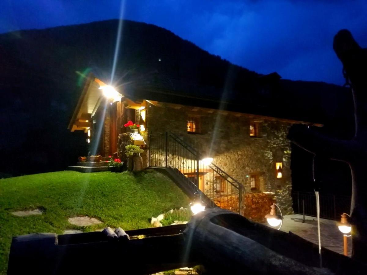 Chalet Cuore Selvatico Monno 外观 照片